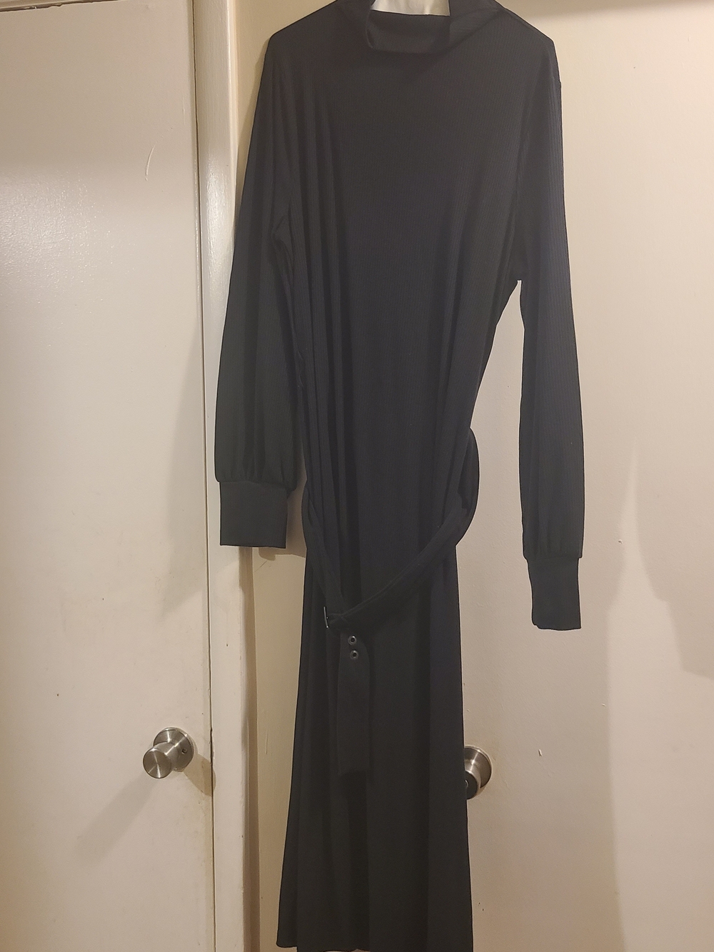 Simply Vera Vera Wang Black Long-Sleeve Maxi Dress with Belt
